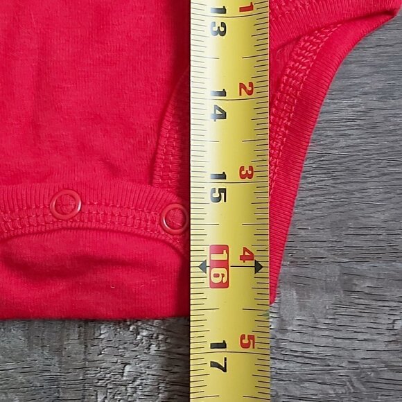 CARTER'S Baby "My First Christmas" 100% Cotton Red Onesie Shirt - Size 6 Months - Picture 4 of 5
